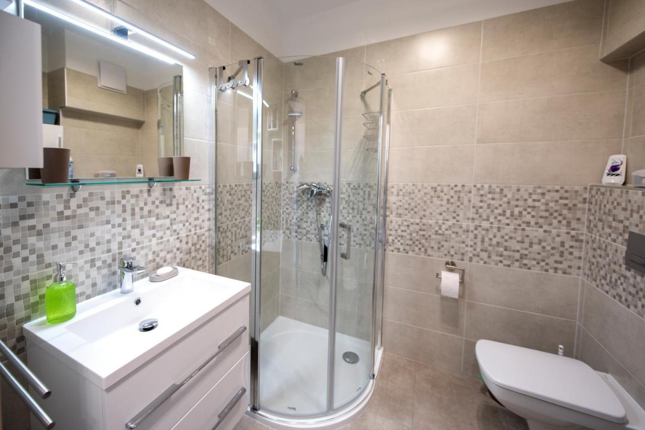 Zsuka Apartman Free Parking Pécs Exterior foto