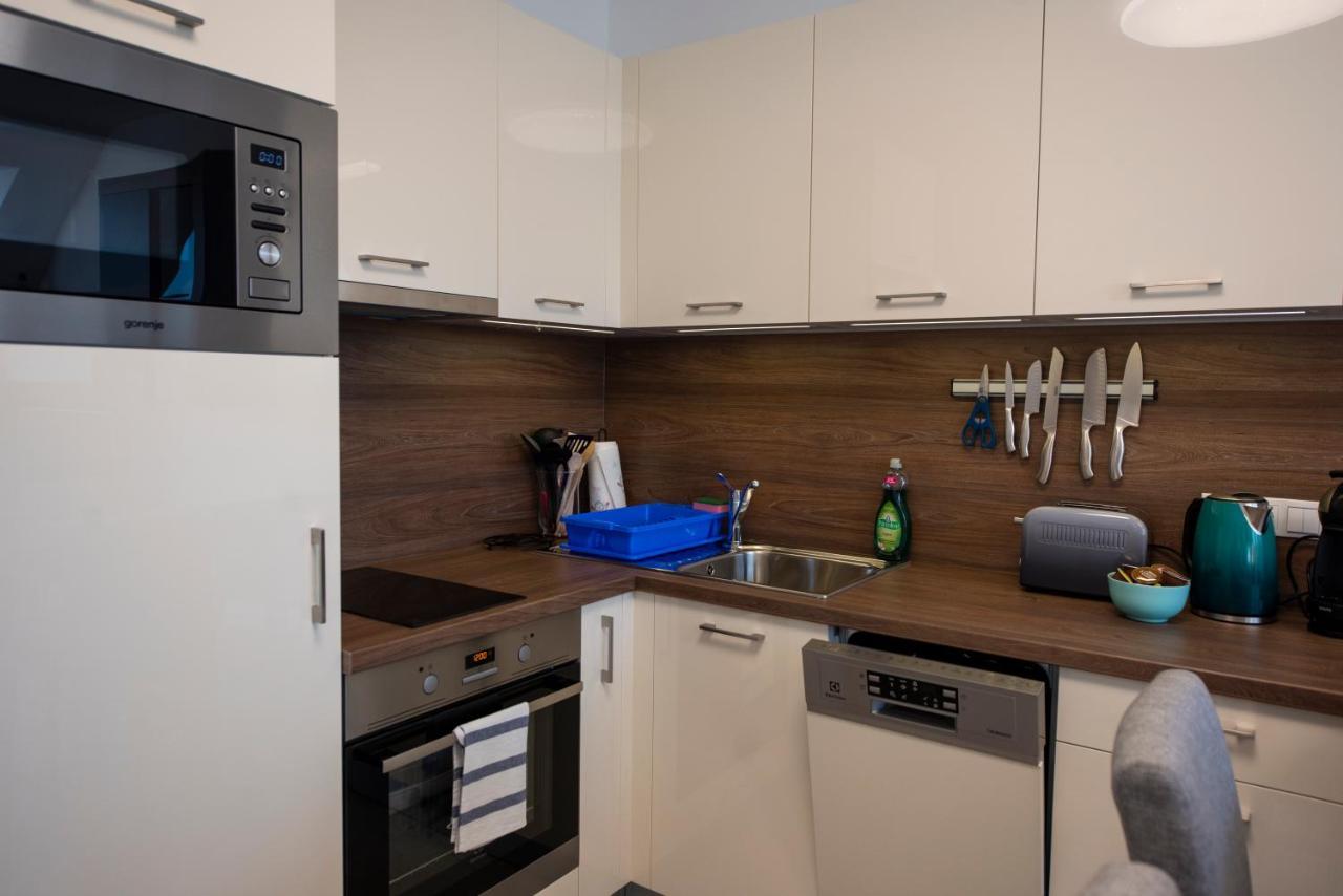 Zsuka Apartman Free Parking Pécs Exterior foto