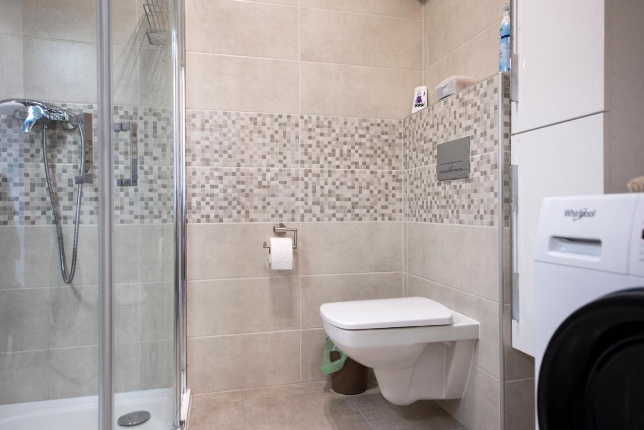 Zsuka Apartman Free Parking Pécs Exterior foto